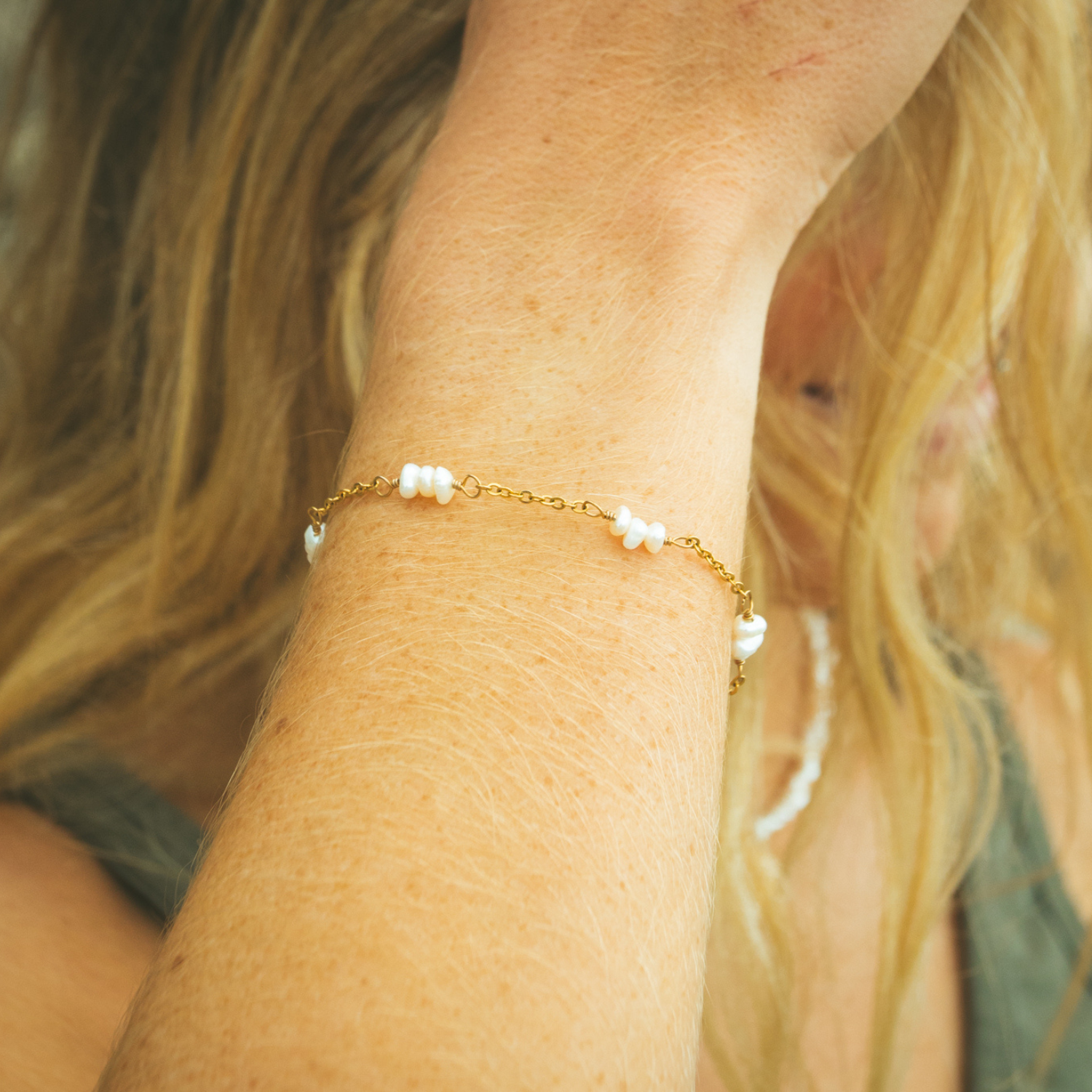 Satellite Pearl Bracelet